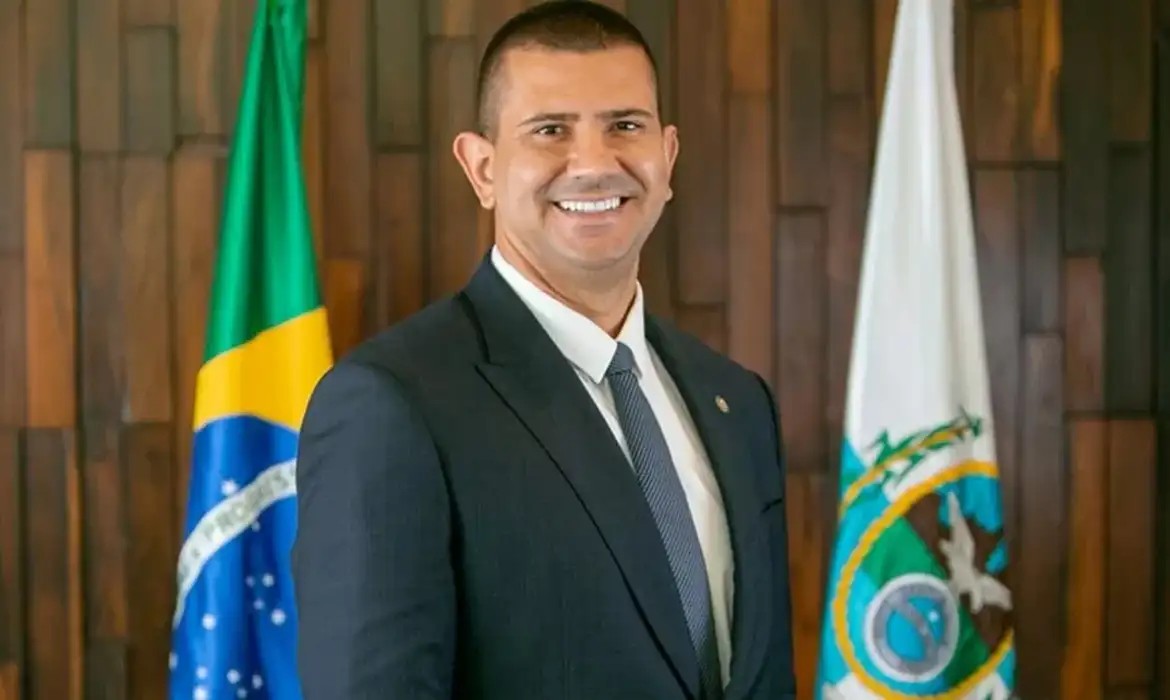 Douglas Ruas promete reforçar efetivo policial e manter presença do Estado em comunidades do RJ